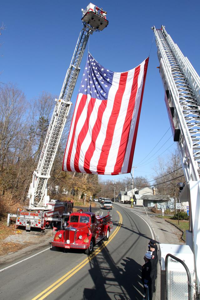 Putnam Lake along with New Fairfield FD and Brewster FD honoring a passed FDNY Battalion Chief Thomas Van Doran Pictures Copyright © Frank Becerra Jr.